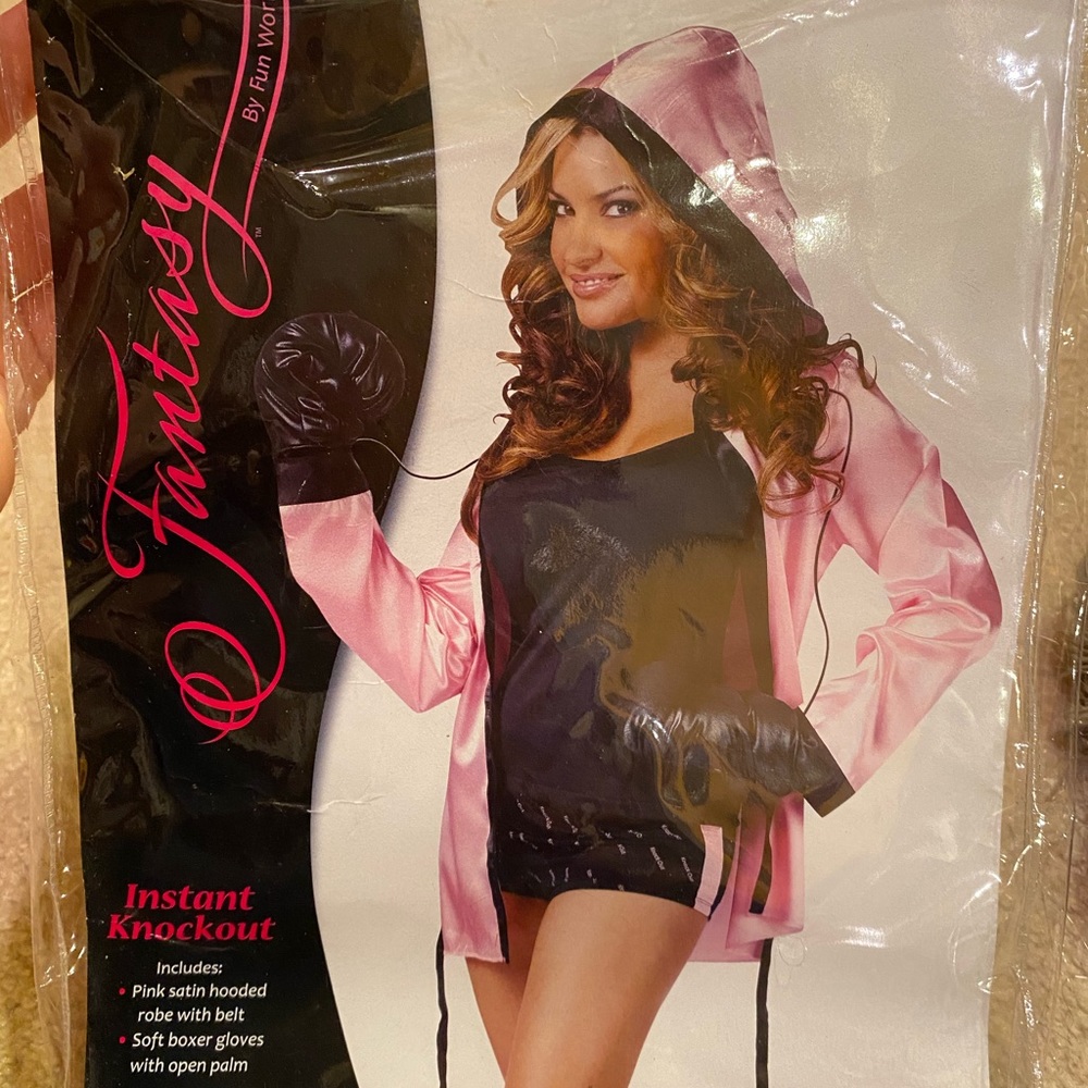 Knockout costume women’s small